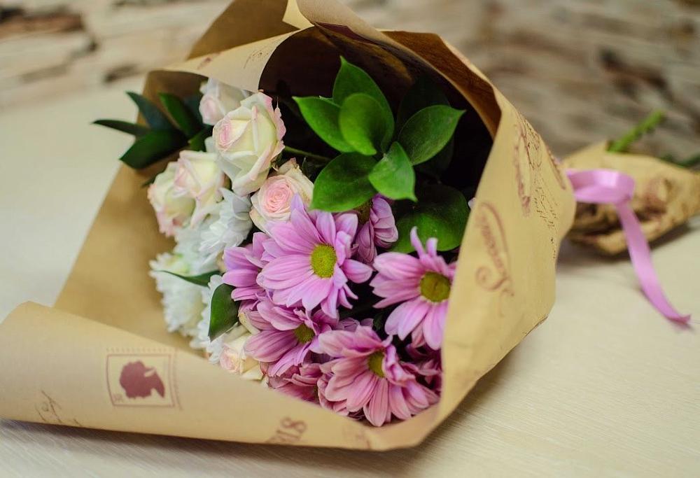 Букет цветов из: Розы и Хризантемы в Вейделевке