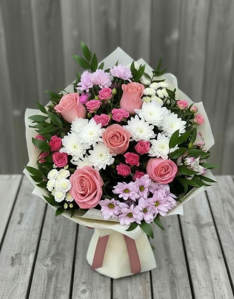 Букет цветов из: Альстромерии, Гвоздики, Розы и Хризантемы в Вейделевке
