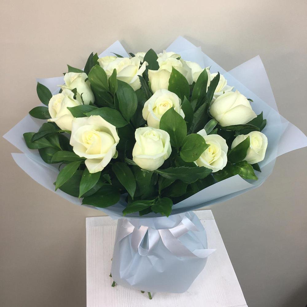 Букет 15 Белых роз Проуд в Вейделевке