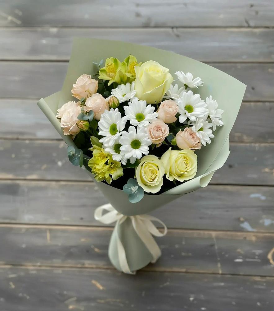 Букет цветов из: Альстромерии, Розы и Хризантемы в Вейделевке