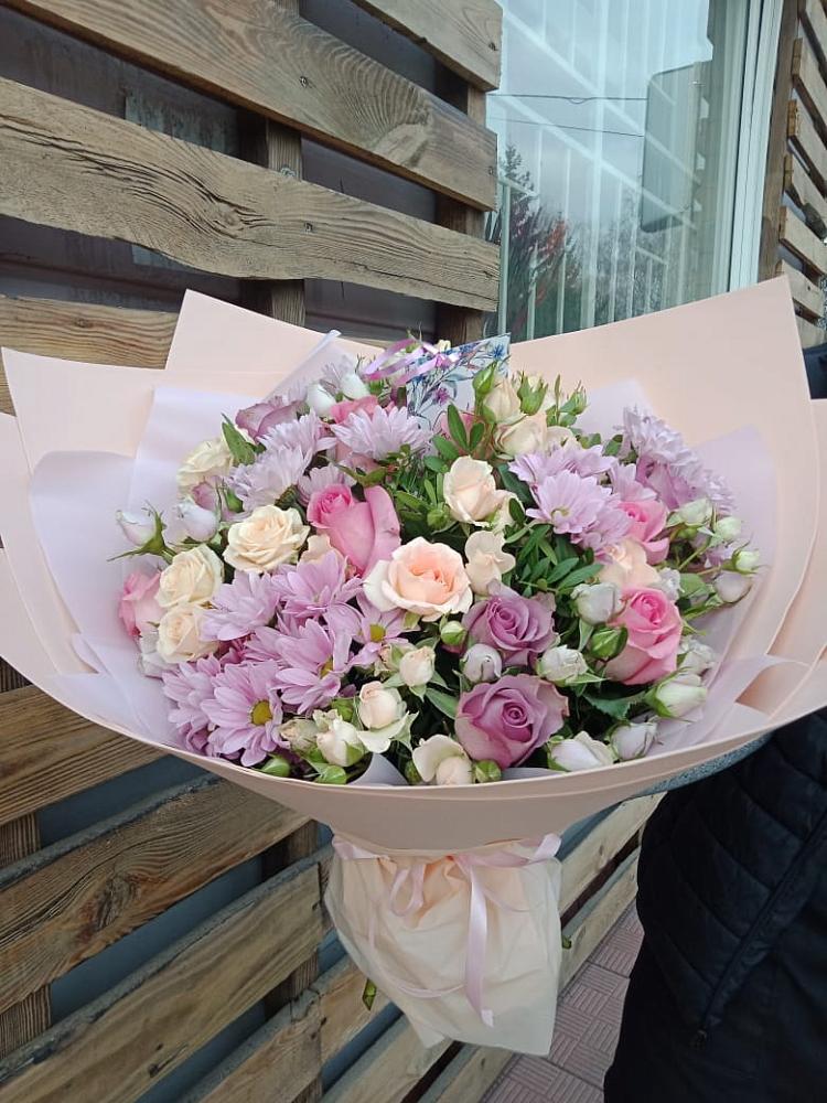 Букет цветов из: Розы и Хризантемы в Вейделевке