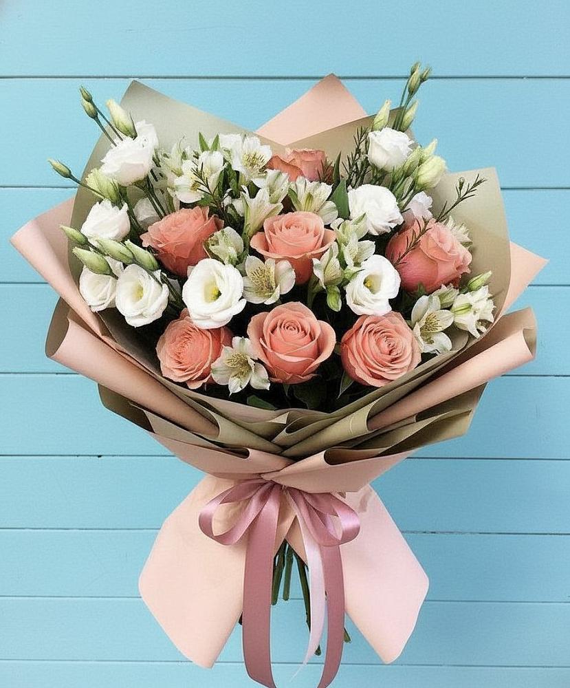 Букет цветов из: Розы, Альстромерии и Лизиантусы в Вейделевке
