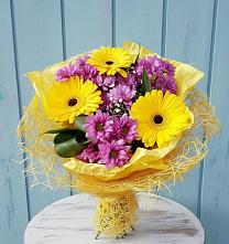 Букет цветов из:  Хризантемы и Герберы в Вейделевке