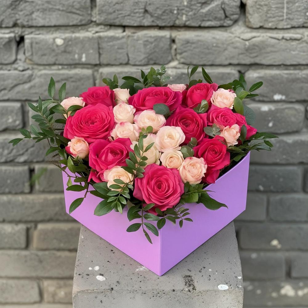 Цветочная композиция из Розы в коробке в Вейделевке
