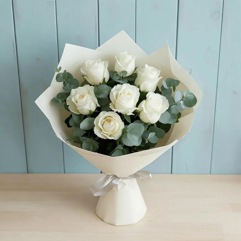 Букет Белые розы в Эвкалипте в Вейделевке