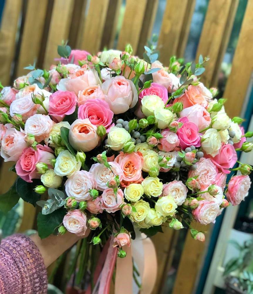 Букет цветов из: Розы в Вейделевке