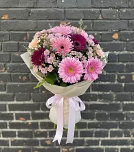 Букет цветов из:  Герберы и Хризантемы #REPLACE_PRED# Вейделевке