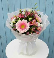 Букет цветов из:  Герберы, Альстромерии и Лизиантусы в Вейделевке