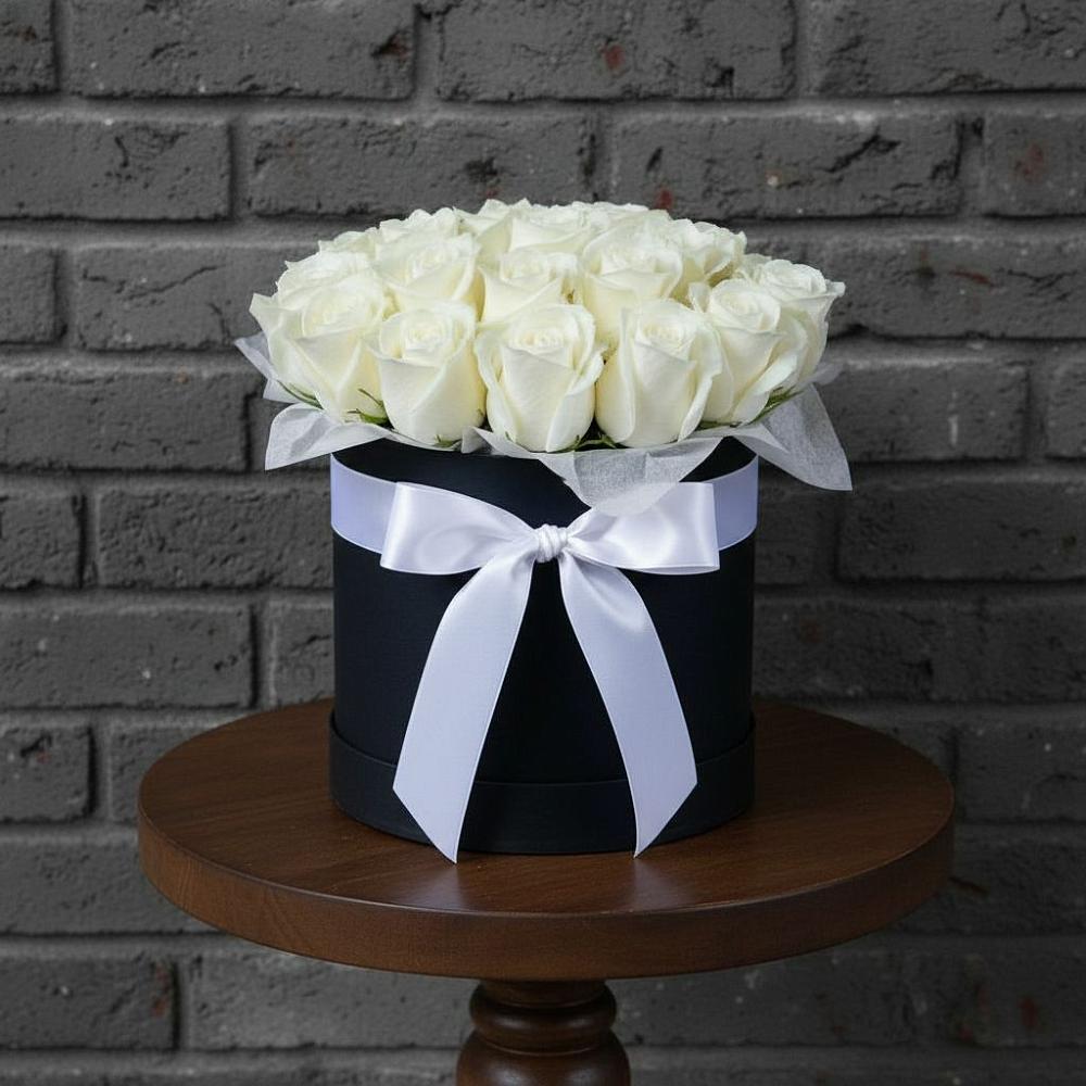 Цветочная композиция из Розы в шляпной коробке в Вейделевке