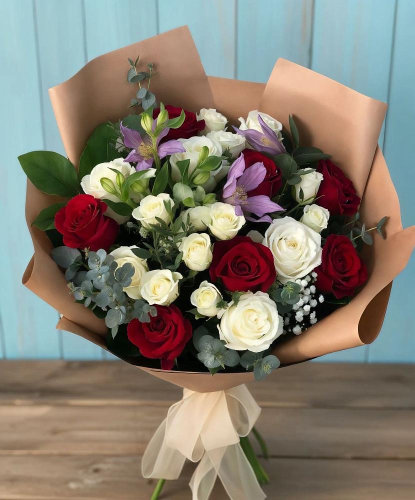 Букет цветов из: Розы и Альстромерии в Вейделевке