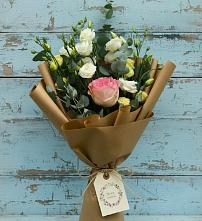 Букет цветов из:  Розы и Лизиантусы в Вейделевке