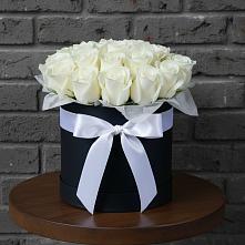 Цветочная композиция из Розы в шляпной коробке в Вейделевке