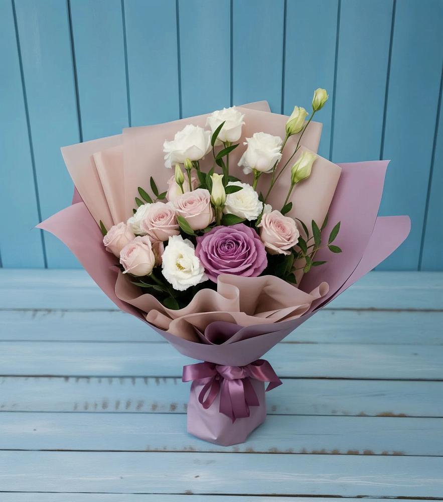 Букет цветов из: Розы и Лизиантусы в Вейделевке